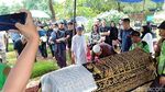Rintik Hujan dan Sendu Iringi Pemakaman Stevie Agnecya