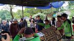 Rintik Hujan dan Sendu Iringi Pemakaman Stevie Agnecya