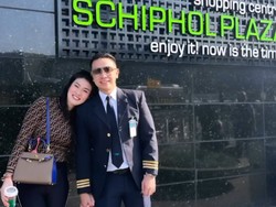 Potret Kemesraan Stevie Agnecya dan Suami Pilot, Kini Tinggal Kenangan