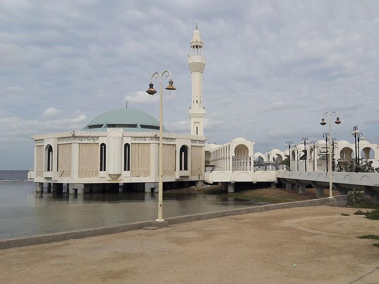 Terapung di Tepi Laut Merah, Begini Megahnya Masjid Ar-Rahmah Jeddah