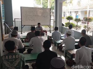 Di Balik Jeruji Lapas, Roni Enggan Tinggalkan Ibadah Sejengkal pun