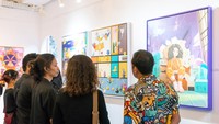 Berbagai karya artistik pun bisa pengunjung saksikan. Banyak lukisan yang dibuat dengan goresan cantik dan penuh warna. Foto: Courtesy of 2Madison Art and Gallery Jakarta