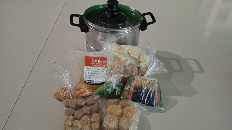 Bukber Seru dengan Bakso Dandang yang Komplet Isiannya!