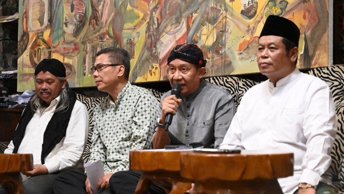 Deklarasi Forum Peduli Indonesia Damai Wakil Ketua Umum Majelis Ulama Indonesia (MUI) KH Marsudi Syuhud mengajak semua pihak untuk menerima hasil rekapitulasi suara Komisi Pemilihan Umum (KPU) 2024 dengan rahmat dan kasih sayang.