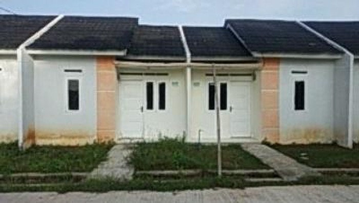 Tampilan depan rumah di Griya Wantilan Residence