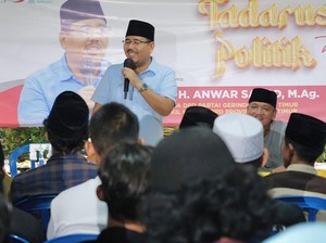 Momen Gus Sadad Ladeni Pertanyaan Kritis Mahasiswa Saat Tadarus Politik