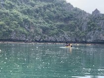 7 Fakta Ha Long Bay, Warisan Dunia UNESCO yang Diganggu Sampah