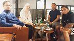 Cantiknya Inara Rusli saat Ngeteh dan Menikmati Dessert