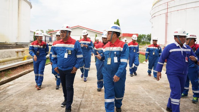 Jajaran Direksi Pertamina Patra Niaga meninjau Sarfas pastikan pasokan BBM dan LPG aman.