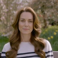 Banyak spekulasi berkembang setelah ‘hilangnya’ Kate Middleton pasca operasi perut. Ada yang mengatakan Kate tidak benar-benar operasi perut hingga diisukan bercerai dari Pangeran William. Kate akhirnya buka suara di tengah spekulasi terkait kondisi dirinya dan mengumumkan dirinya tengah mengidap kanker dalam sebuah video pada Sabtu (23/3/2024). Foto: Instagram @princeandprincessofwales