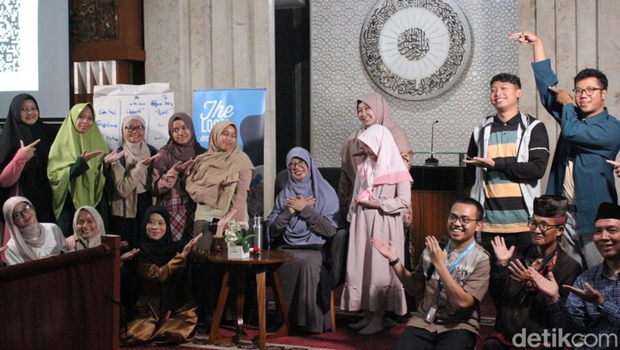 Keseruan kegiatan Ngabuburit Belajar Bisnis Berkah oleh The Local Enablers di Masjid Al-Lathiif, Bandung.