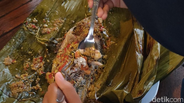 Wujud Pepes Nila Kali Progo di Rumah Makan Waroeng Limas Progo, Dusun Klangon, Kalurahan Banjaroya, Kapanewon Kalibawang, Kulon Progo, Jumat (22/3/2024).