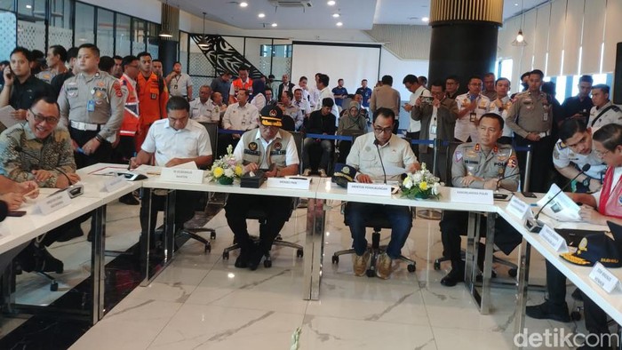 Menhub, Budi Karya Sumadi, menyebut jumlah pemudik tahun 2024 akan mengalami kenaikan mencapai 50 persen atau menjadi 193 juta pemudik. (Kurniawan F/detikcom)