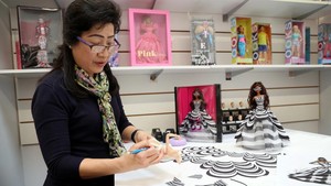 Pada usia 65 tahun (9/3), Barbie tidak menunjukkan tanda-tanda akan pensiun dari 250 pekerjaannya yang berbeda sebagai boneka plastik dan fantastis dengan ciri khas kaki yang kecil. Bisa dibilang Barbie telah meninggalkan jejak budaya yang besar di dunia manusia.