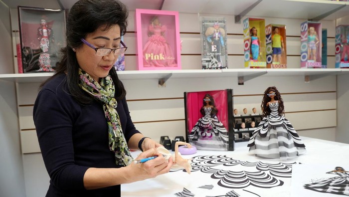 The new and old versions of the classic Barbie dolls are on display at Mattel Design Center in El Segundo, California, U.S., February 22, 2024. REUTERS/Mario Anzuoni