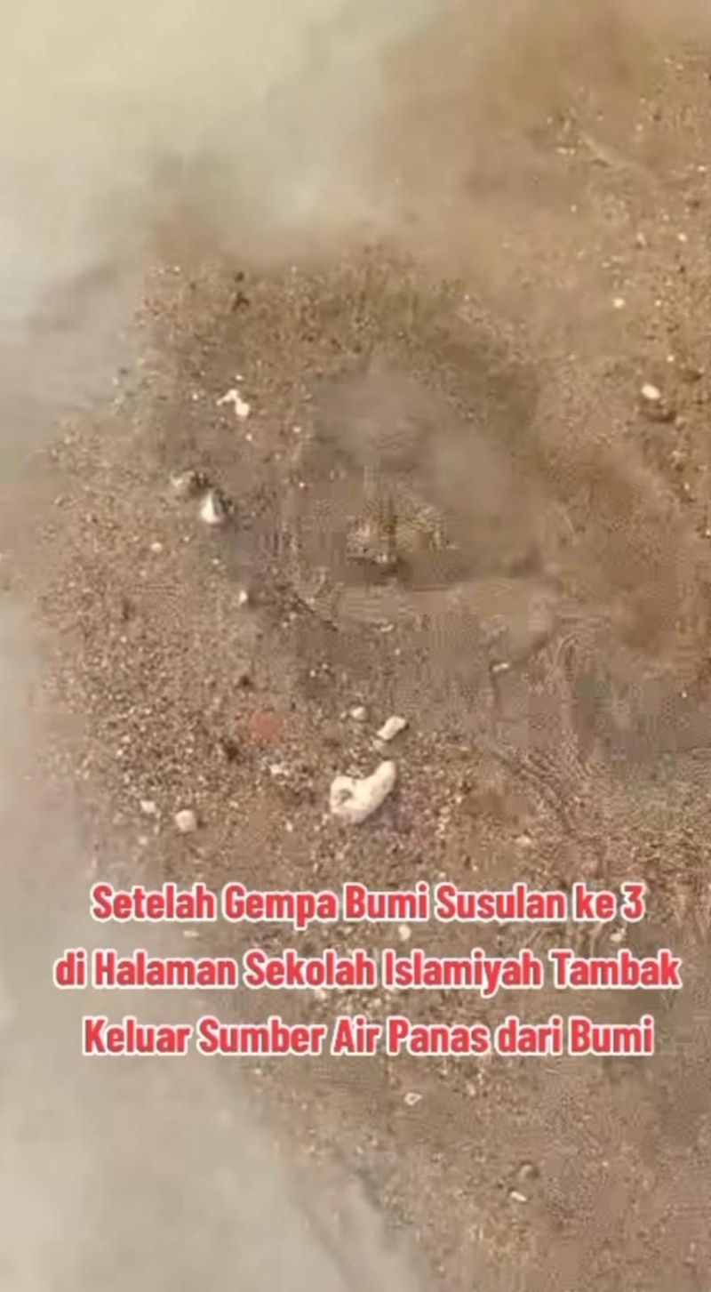 Muncul semburan air panas di Bawean usai diguncang gempa Tuban