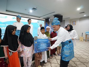 Pelindo Multi Terminal Bagikan Ribuan Takjil-Santunan untuk Anak Yatim