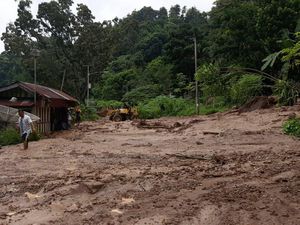 Longsor Landa Jalan lintas Solok-Padang Panjang, Akses Jalan Sempat lumpuh