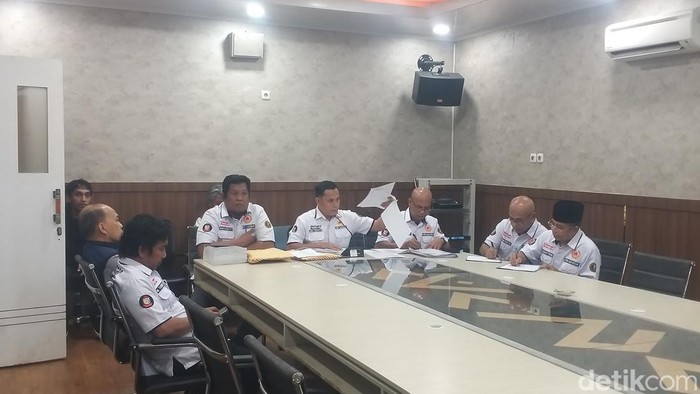 Pengurus KONI Makassar menghadiri rapat monitoring dan evaluasi di Komisi D DPRD Makassar, Sabtu (23/3).