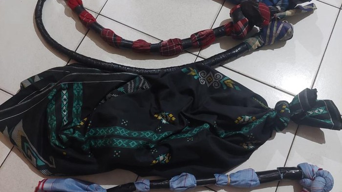 Petugas kepolisian mengamankan belasan ABG yang hendak perang sarung di kelurahan Tritih Kulon, Kecamatan Cilacap Utara, Kabupaten Cilacap, Jumat (22/3/2024).