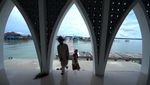 Potret Masjid Suku Bajo di Tengah Laut Buton