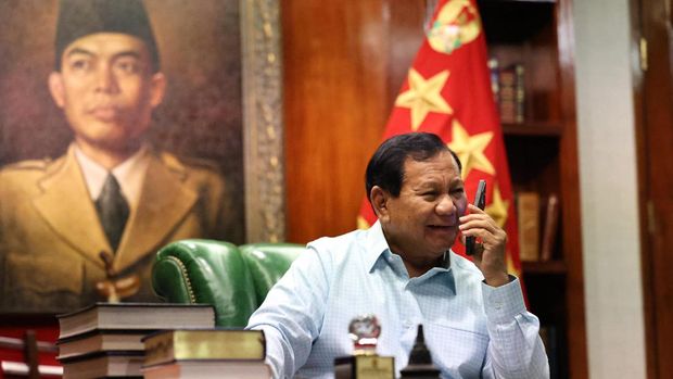 Presiden terpilih Prabowo Subianto yang telah resmi dinyatakan unggul dalam pilpres 2024 menerima ucapan selamat via telepon dari Presiden Amerika Serikat (AS) Joe Biden, Jumat (22/3/2024) malam WIB. (Dok. Kemehan RI)