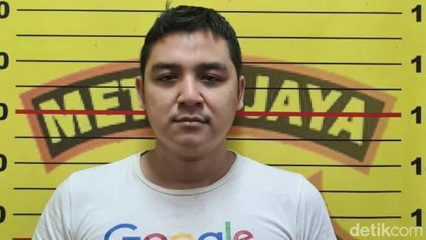 Pria berinisial HRR (33) ditangkap polisi usai aksi 'koboi' di Mampang Prapatan, Jakarta Selatan.