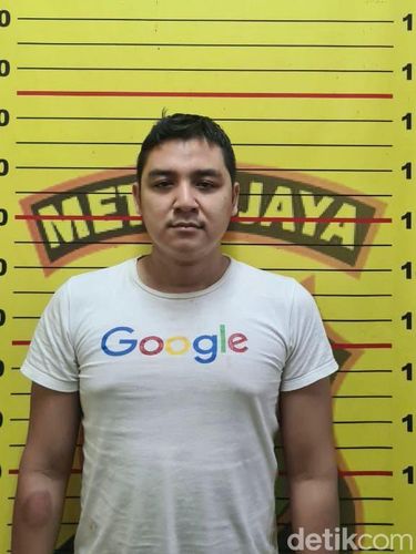Pria berinisial HRR (33) ditangkap polisi usai aksi 'koboi' di Mampang Prapatan, Jakarta Selatan.