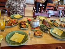 5 Resto Sunda yang Ngeunah Pisan Buat Bukber Bareng Keluarga