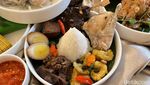 Sedap! Bubur Ase khas Betawi hingga Gohyong Viral di Resto Hotel Ini