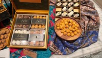 The Hermitage Hotel Jakarta juga menawarkan hampers Ramadan berupa kue dengan berbagai variasi rasa. Harga hampersnya dibanderol mulai dari Rp 688.000 ++ sampai Rp 988.000++.  Foto: Detikcom / Atiqa Rana