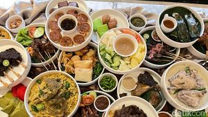 Sedap! Bubur Ase khas Betawi hingga Gohyong Viral di Resto Hotel Ini
