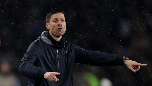 Soccer Football - Europa League - Round of 16 - First Leg - Qarabag v Bayer Leverkusen - Tofig Bahramov Republican Stadium, Baku, Azerbaijan - March 7, 2024  Bayer Leverkusen coach Xabi Alonso reacts REUTERS/Aziz Karimov