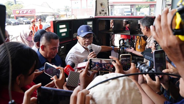 Zulhas Temukan 4 SPBU di Karawang-Bandung Curangi Meteran