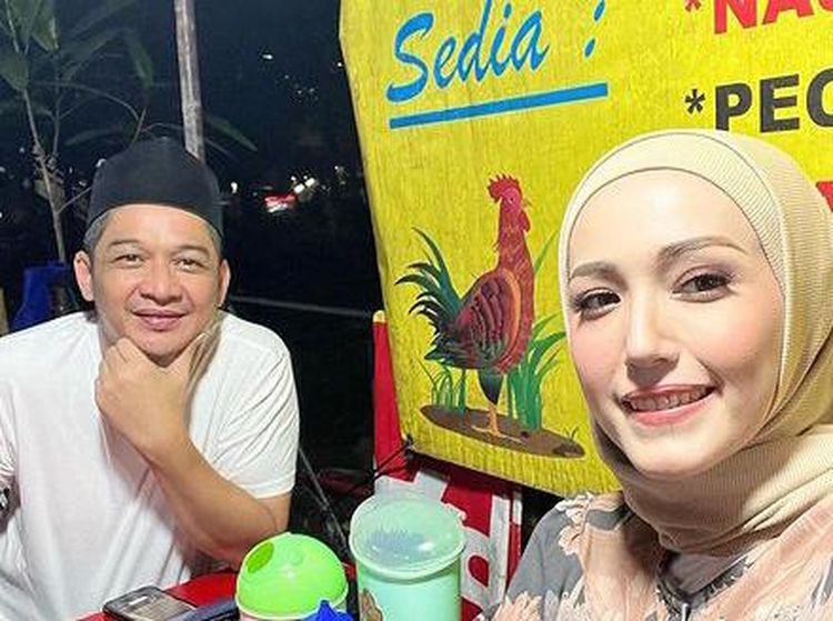 Adelia Pasha Doyan Makan di Restoran Mewah hingga Pecel Lele Kaki Lima