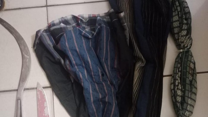 Barang bukti senjata tajam. (Dok. istimewa)
