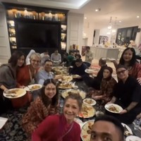 Acara ulang tahunnya itu kemudian dilanjutkan dengan makan-makan bersama. Dalam unggahan yang dibagikan terlihat acara berlangsung dengan meriah dan penuh kebahagiaan. Foto: Instagram/@itsmebcl