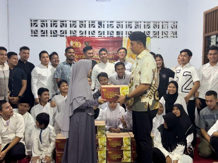 Berbagi Kasih Bersama Anak Yatim se-Indonesia