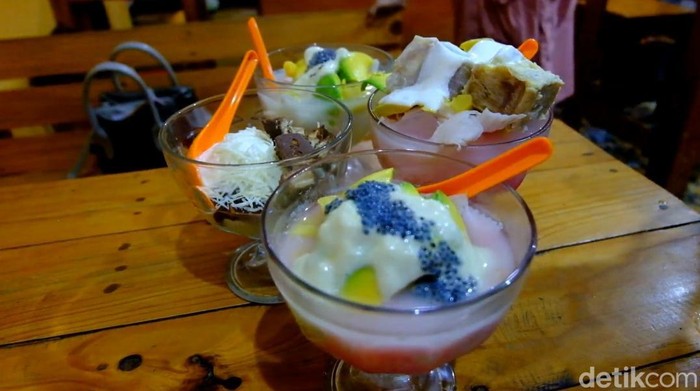Es sop durian Bromo untuk buka puasa.