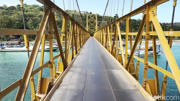 Jembatan Kuning Nusa Lembongan, Nusa Penida Klungkung. (Putu Krista/detikBali).