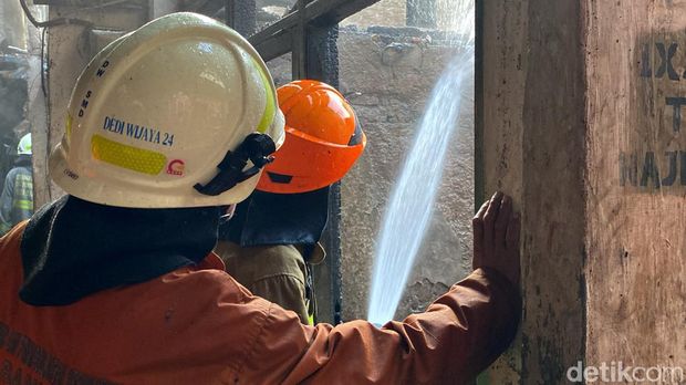 Kebakaran di Cibangkong, Batununggal, Kota Bandung pada Minggu 24 Maret 2024