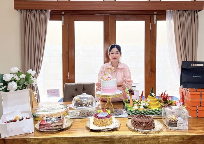 Keseruan Icha Annisa Saat Kulineran di Paris sampai  Amsterdam
