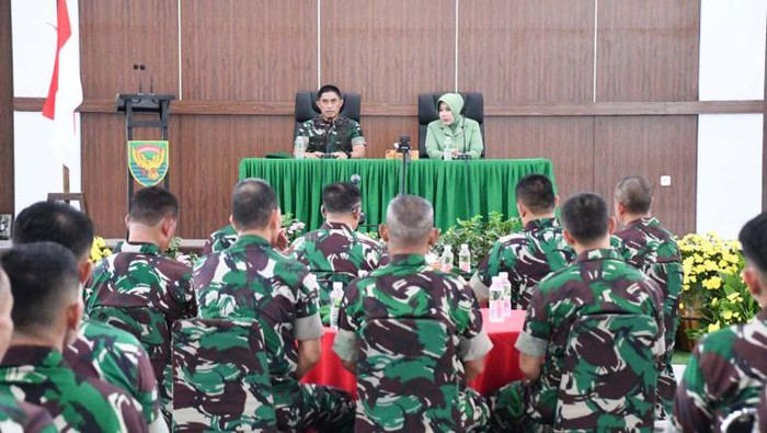Pangdam II/Sriwijaya Mayjen TNI Yanuar Adil diganti dengan Mayjen TNI Moh. Naudi Nurdika.