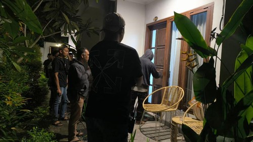 Polisi mengamankan pasangan muda-mudi yang tepergok berduaan di kamar kos dan hotel di wilayah Kecamatan Sandubaya, Mataram, Nusa Tenggara Barat (NTB). (Foto: Istimewa)