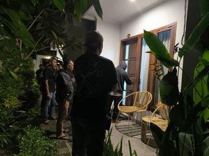 Berduaan di Kamar Hotel, 2 Pasang Muda-mudi Diamankan