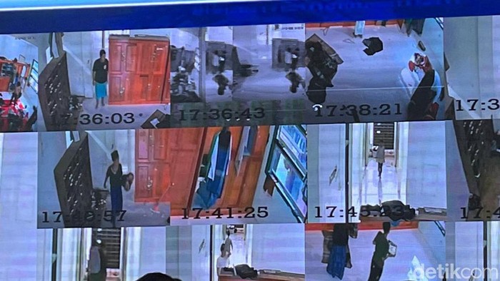 Polisi menunjukkan rekaman CCTV detik-detik sebelum santri di Tebo, Jambi, dianiaya hingga tewas