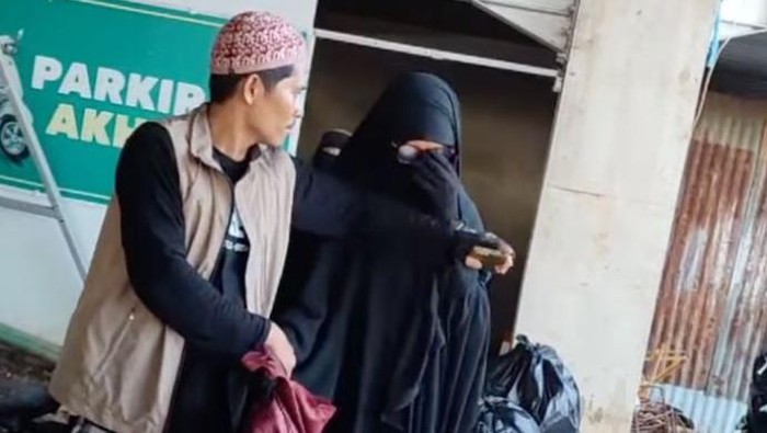 Viral Pria Nyaru Jadi Wanita Bercadar Di Makassar Ini Pengakuannya