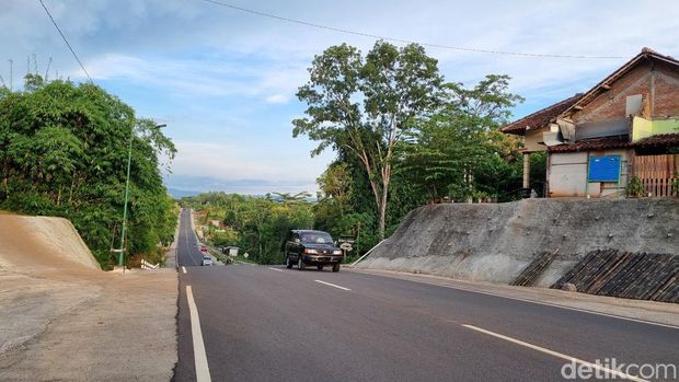 Ruas Jalan Tawang-Ngalang di Nglanggeran, Kapanewon Patuk, Gunungkidul, yang bakal jadi jalur alternatif saat mudik Lebaran 2024. Foto diunggah pada Minggu (24/3/2024).