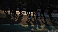 Rati mengaku rutin berolahraga. Ia mengatakan saat Ramadan suasana CFD lebih nyaman karena tak begitu ramai.