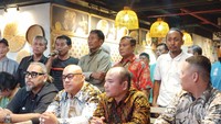 Kuasa hukum puluhan mantan karyawan PT FICC, yang dipimpin oleh Manganju H. Simanullang, menegaskan bahwa langkah ini diambil untuk memastikan hak-hak mereka sebagai mantan karyawan yang telah berdedikasi untuk perusahaan tersebut. Menurut Manganju Simanullang, pihaknya tidak menginginkan perusahaan pailit, namun hanya menunggu kesediaan PT FICC dan Dermawan Salihin untuk menyelesaikan masalah ini dengan baik. Mereka juga mengharapkan dukungan dari pihak kepolisian untuk menindaklanjuti putusan yang sudah inkrah dan laporan yang telah digantung sejak 2018.
